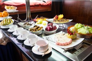 Discover And Book Your Ideal Bottomless Brunch In Melbourne | Yarra River Cruises